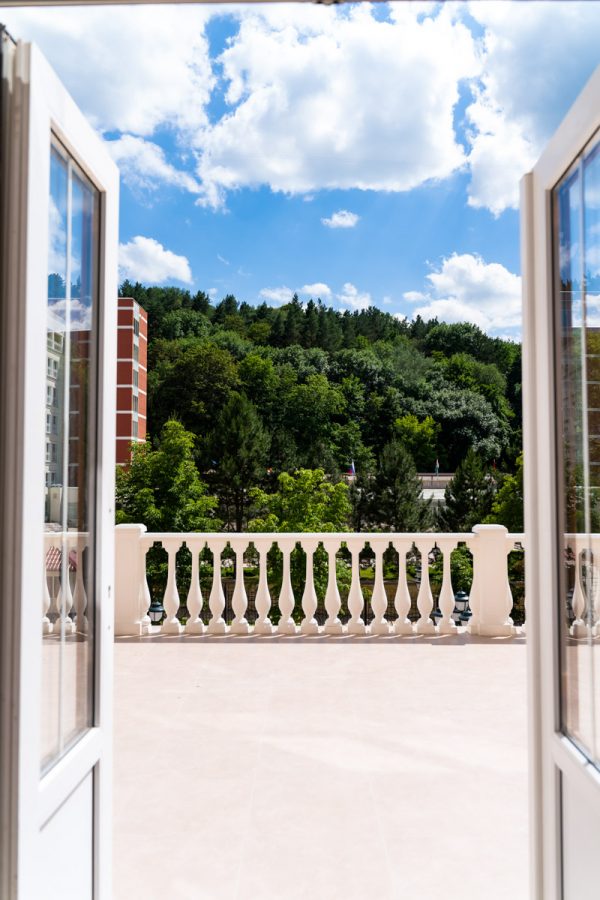 Балкон в санатории «Дворец нарзанов» в г. Кисловодске - фотография