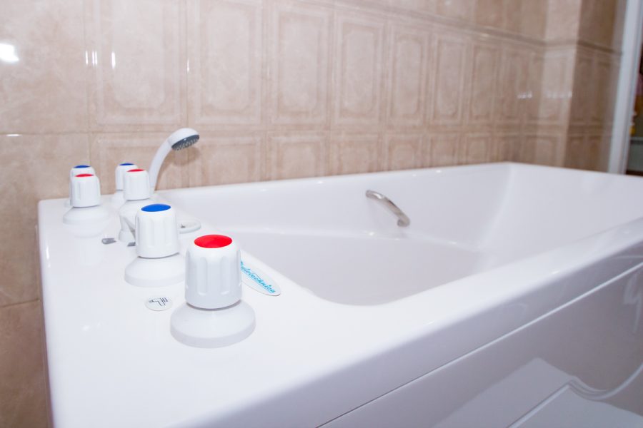 Кабинет лечебных ванн в санатории «Дворец нарзанов» в г. Кисловодске - фотография