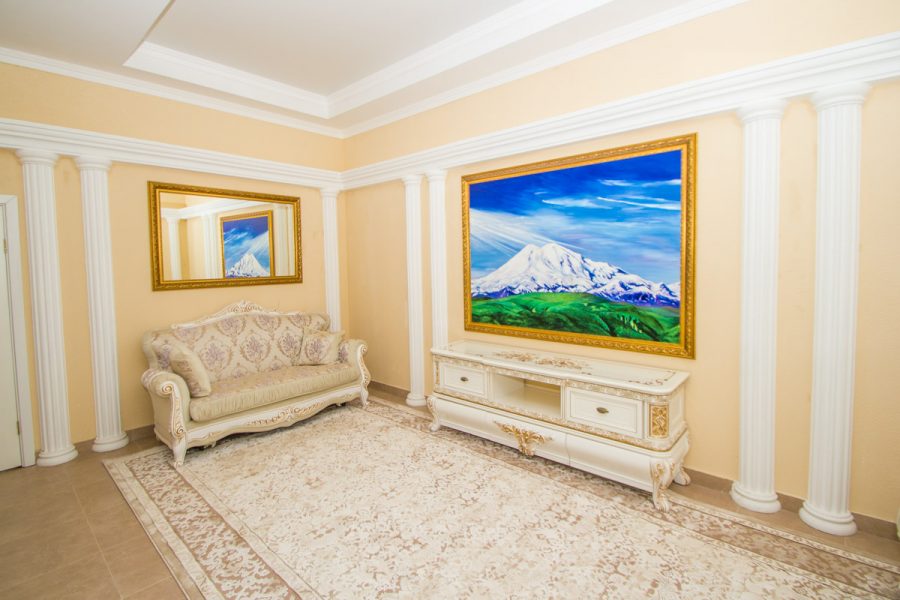 Холл в санатории «Дворец нарзанов» в г. Кисловодске - фотография