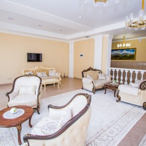 Холл в санатории «Дворец нарзанов» в г. Кисловодске - фотография