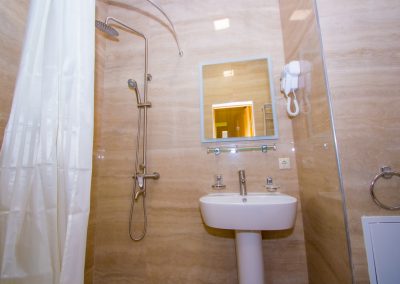 Номер «Делюкс 1 комнатный» в санатории «Дворец нарзанов» в г. Кисловодске - фотография