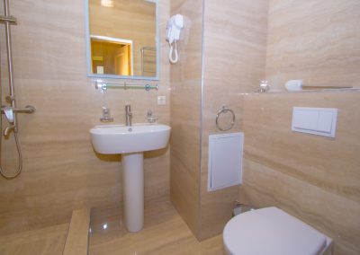 Номер «Делюкс 1 комнатный» в санатории «Дворец нарзанов» в г. Кисловодске - фотография