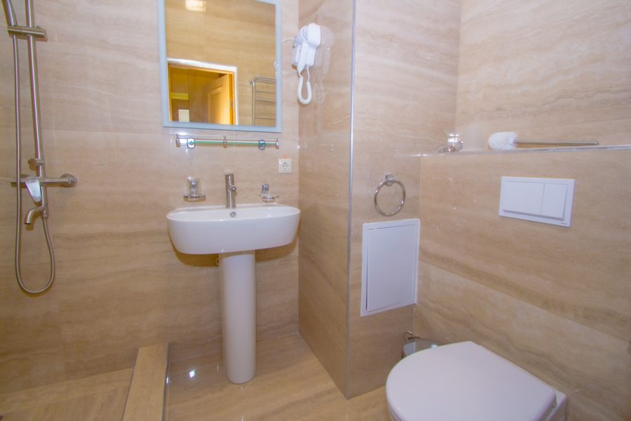 Номер «Делюкс 1 комнатный» в санатории «Дворец нарзанов» в г. Кисловодске - фотография