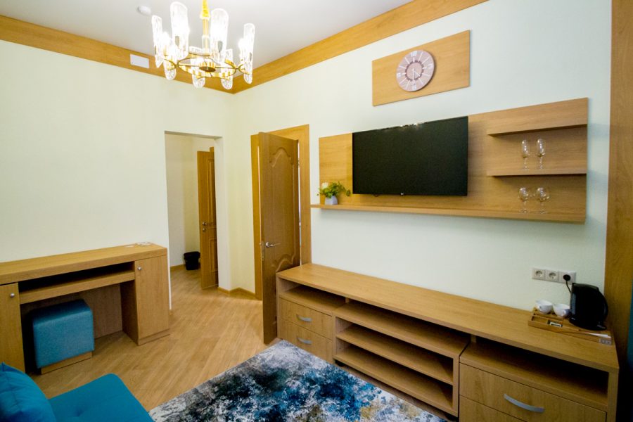 Номер «Люкс 2 комнатный» в санатории «Дворец нарзанов» в г. Кисловодске - фотография