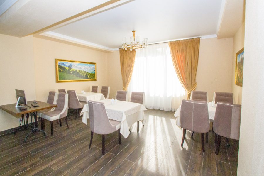 Ресторан «Золотой» в санатории «Дворец нарзанов» в г. Кисловодске - фотография