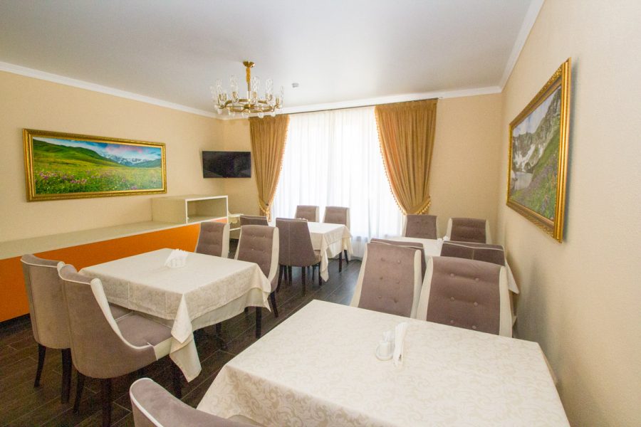 Ресторан «Золотой» в санатории «Дворец нарзанов» в г. Кисловодске - фотография