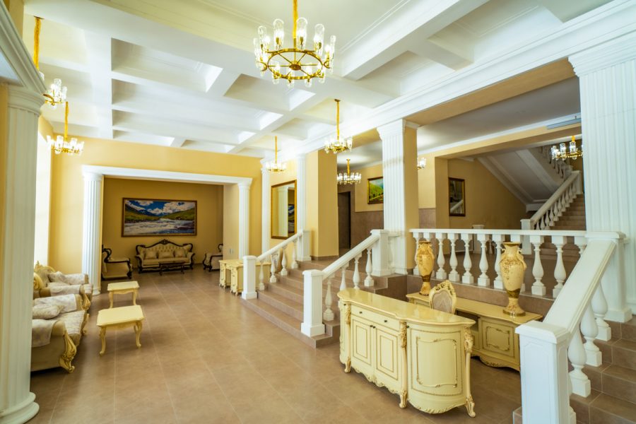 Главный холл в санатории «Дворец нарзанов» в г. Кисловодске - фотография