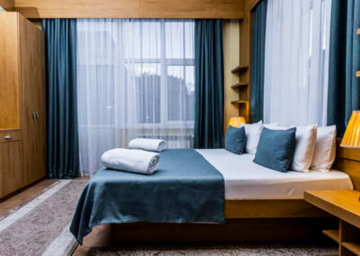 Номер «Люкс Семейный» в санатории «Дворец Нарзанов» в г. Кисловодске - фотография